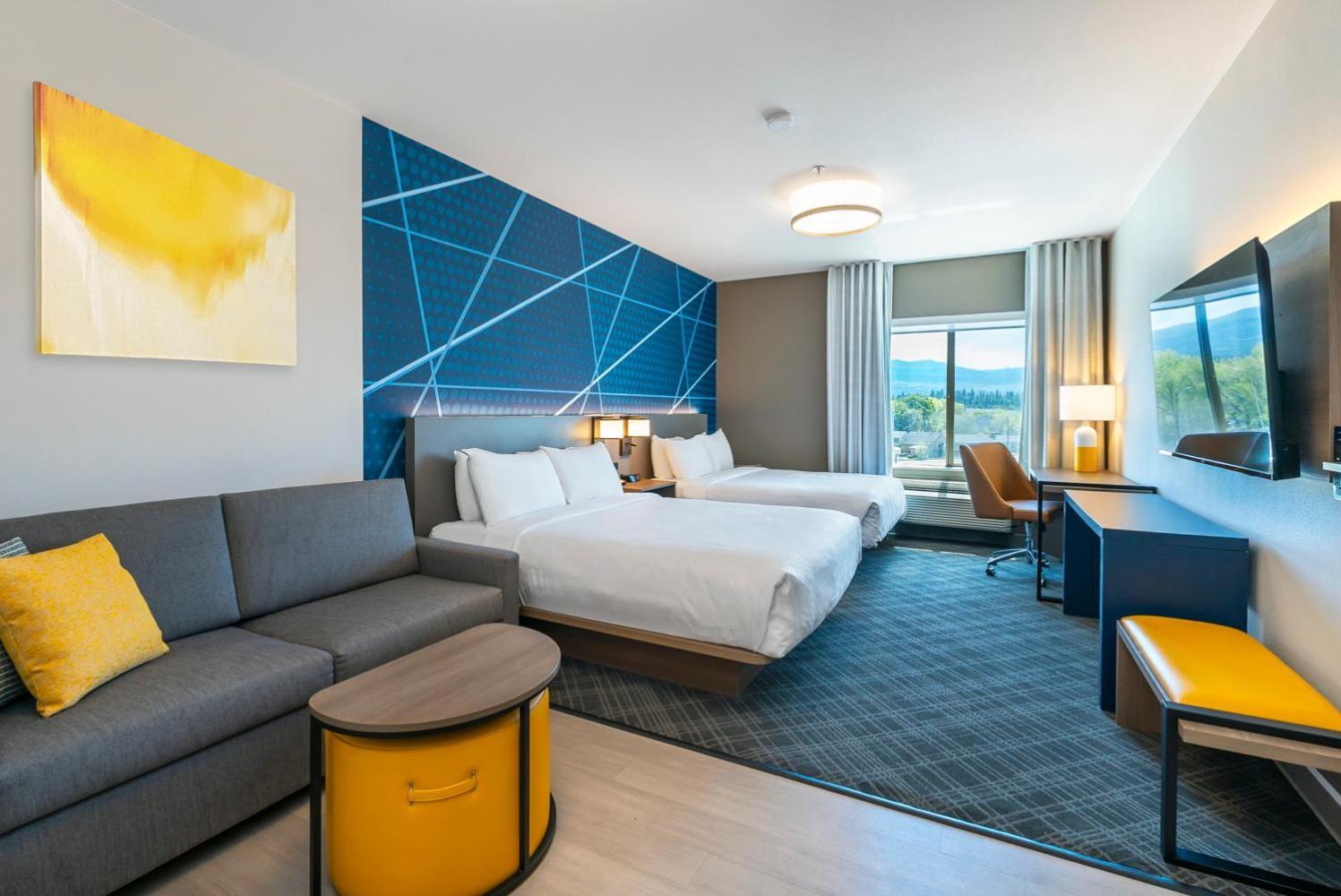 Comfort Suites Келоуна Экстерьер фото