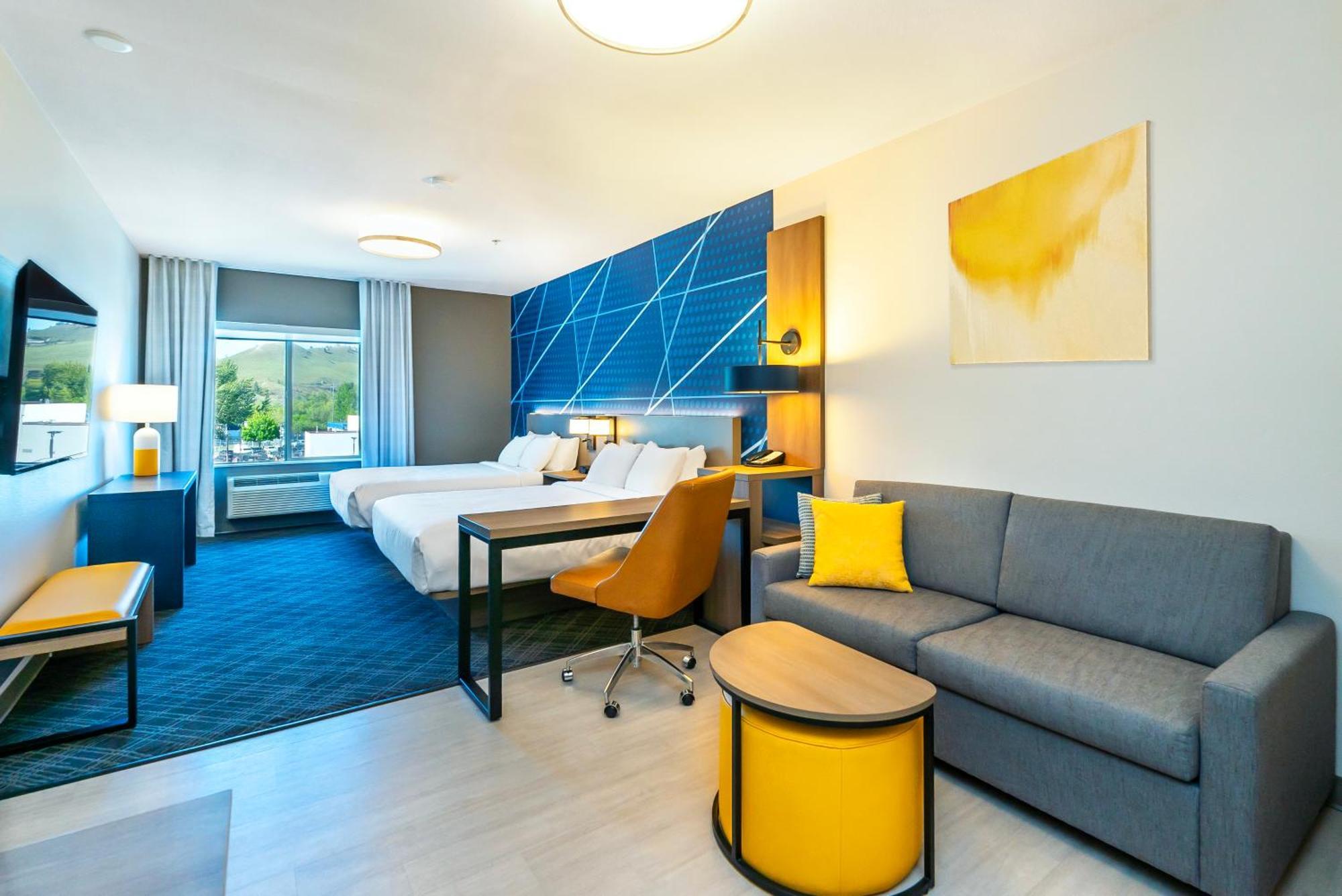 Comfort Suites Келоуна Экстерьер фото