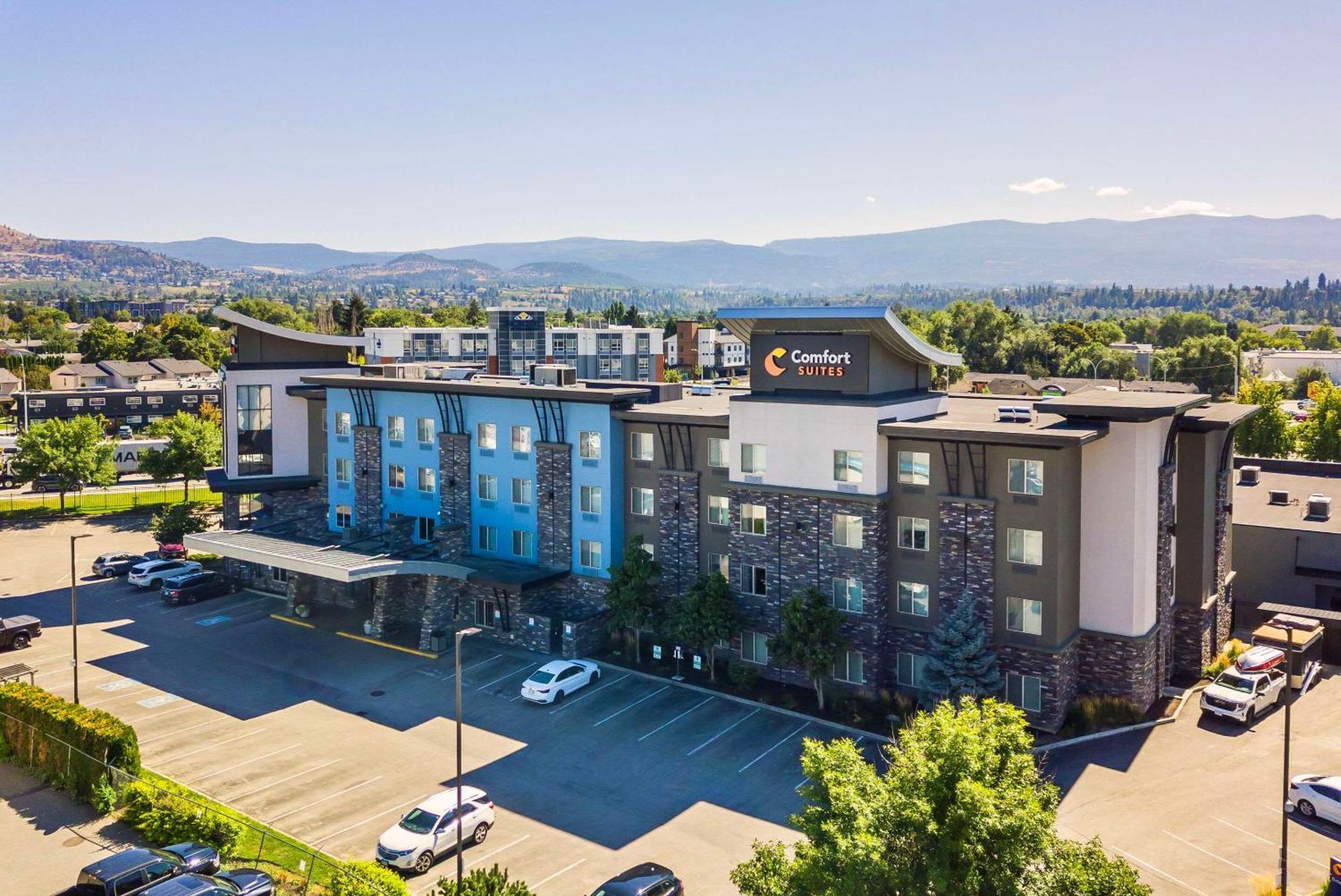 Comfort Suites Келоуна Экстерьер фото